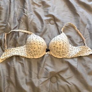 Victoria Secret bra. In good condition.